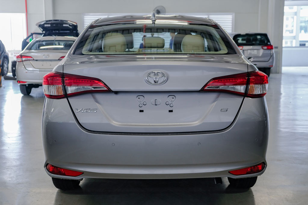 đuôi xe toyota vios