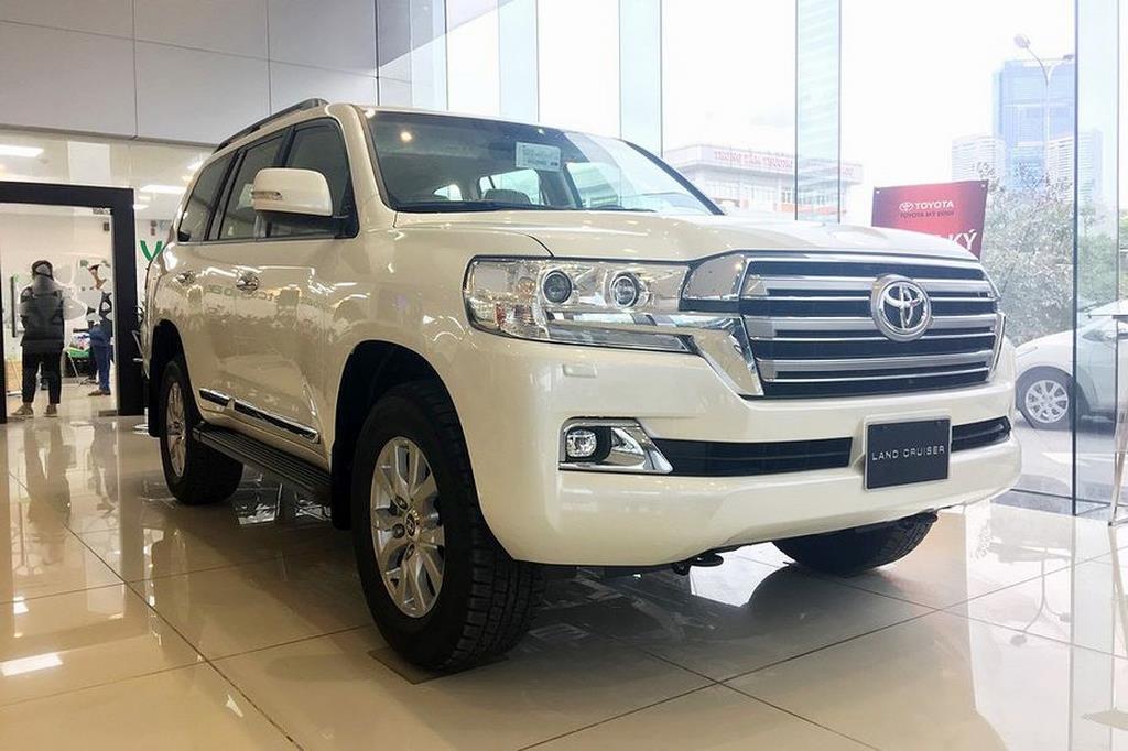 xe-toyota-land-cruiser-1 (Min).jpg