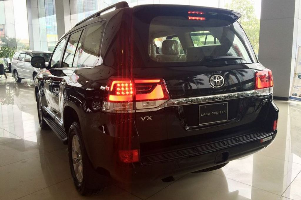xe-toyota-land-cruiser-3 (Min).jpg